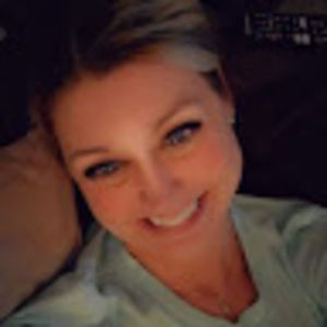 Meet your Posher, Alyson